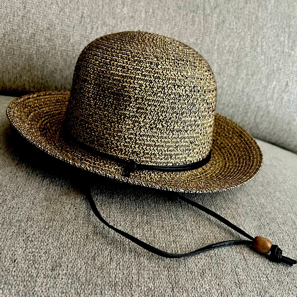 🏷️ Straw Hat
